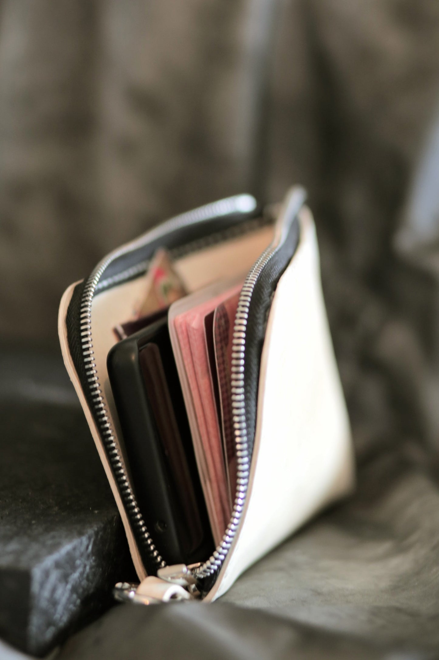 Tempelhofer 003 (dirty white) - leathercraft mit kater