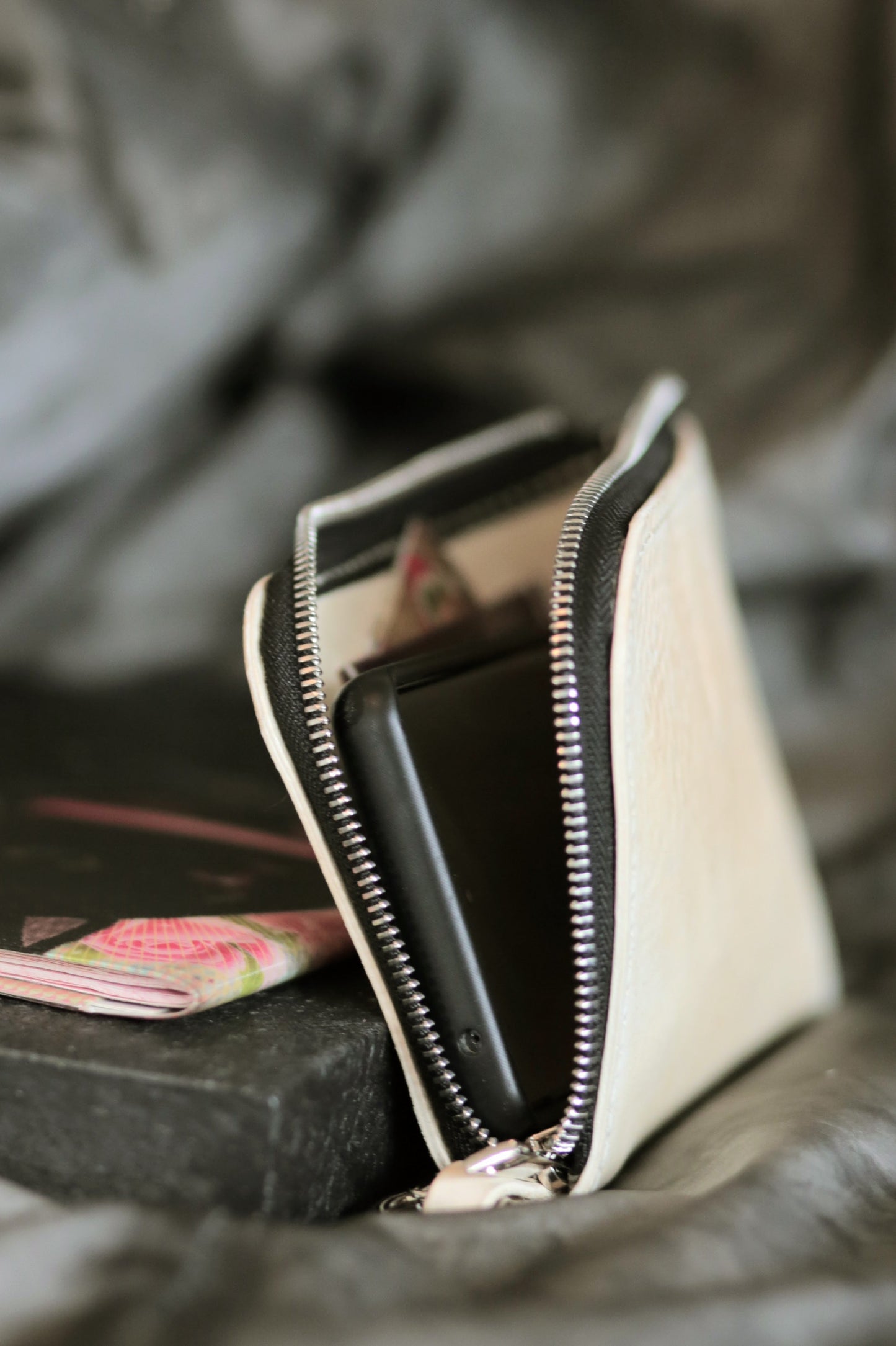 Tempelhofer 003 (dirty white) - leathercraft mit kater