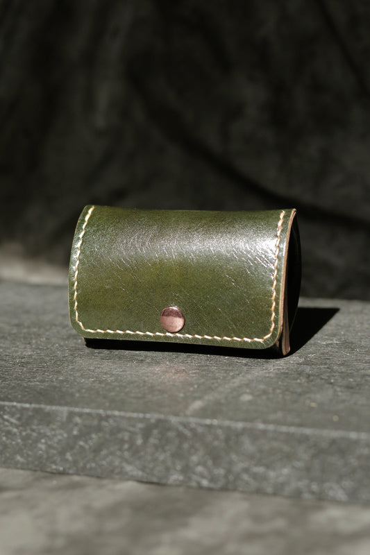 Britzer 004 (tamponato green) - leathercraft mit kater