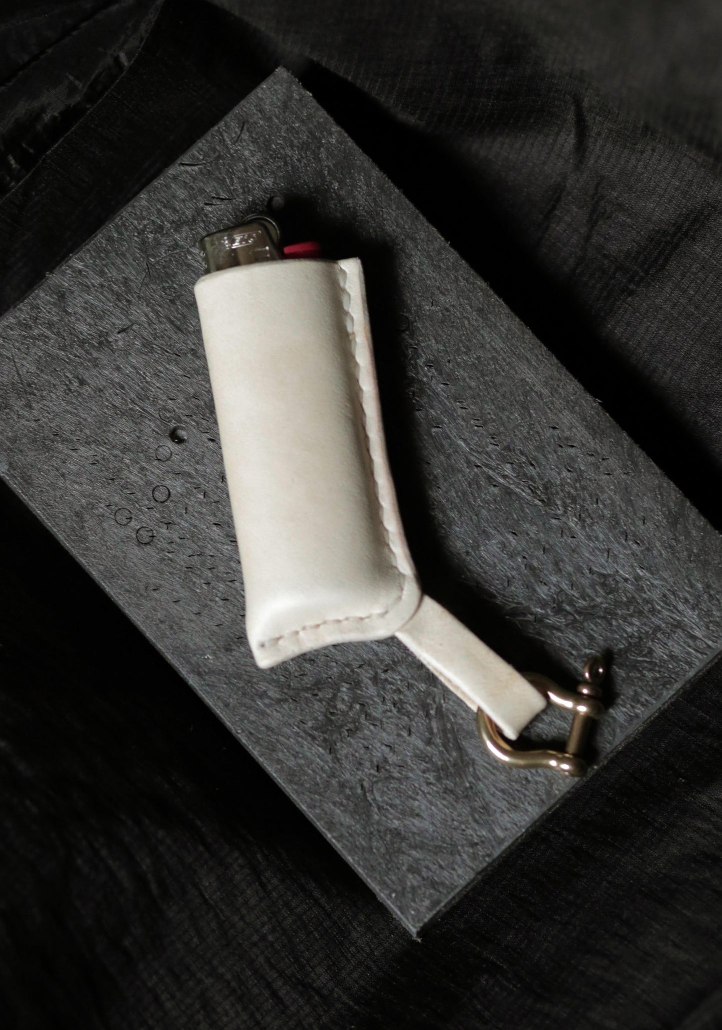 Siegfried (lighter with a case) - leathercraft mit kater