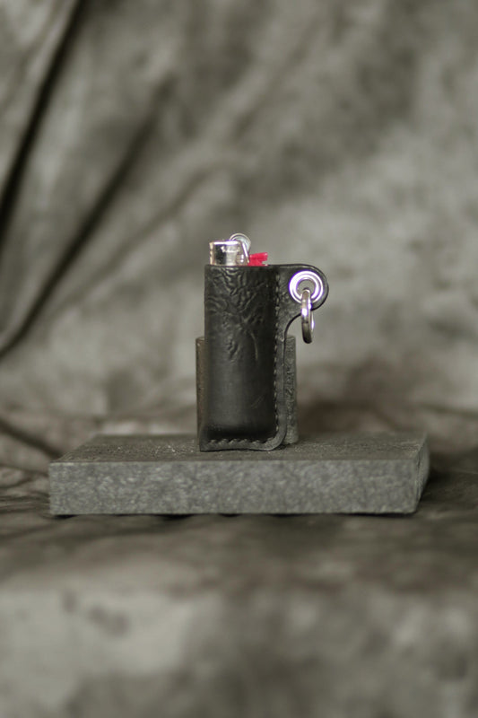 Siegfried M (lighter with a case) - leathercraft mit kater